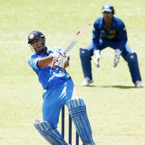 Dhoni, Irfan star in India's victory over Sri Lanka