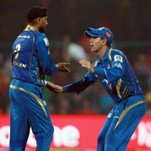 IPL: See why Ponting might have lost his finger nails