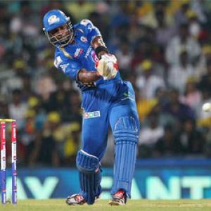 Pollard, bowlers help Mumbai scrape past Chennai