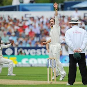 Ashes: Lyon roars to give Aus upper hand on Day 1
