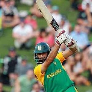 Injured Amla unlikely to play in next two SL ODIs
