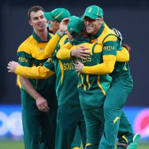 Champions Trophy: South Africa crush Pakistan to keep hopes alive