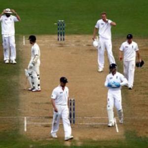 Williamson, Taylor frustrate England in second Test