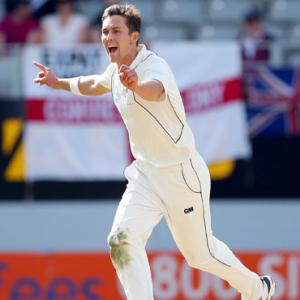 Auckland Test: Boult puts New Zealand in control v England