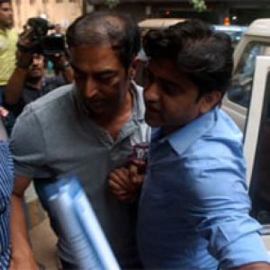 Mumbai Police jointly question Meiyappan, Vindoo