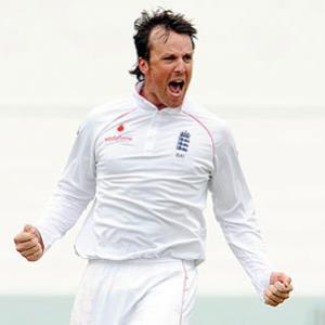 Swann takes four to bowl England towards victory