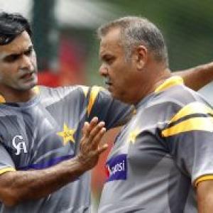 Whatmore to step down as Pak coach; Langer, Inzamam in fray