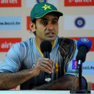 Hafeez axed from Pakistan Test squad