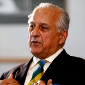 Pakistan PM appoints interim committee to take control of PCB