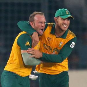 De Villiers, Du Plessis double act seals South African win