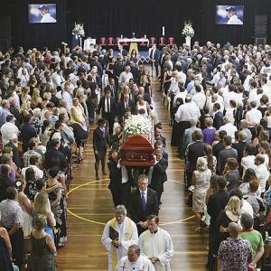 PHOTOS: Australia mourns with family as Phillip Hughes laid to rest