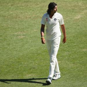 No veg food! Angry Ishant storms out of Gabba at lunch on Day 3