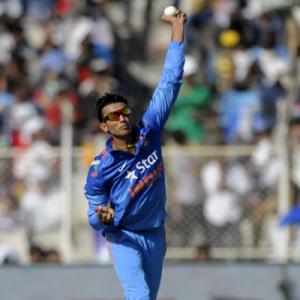 Left-arm spinner Axar to replace injured Jadeja for last 2 Tests