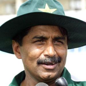 PCB: Miandad resigns as Director-General cricket