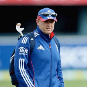 Flower slams reports of 'ultimatum' to Pietersen as 'inaccurate'
