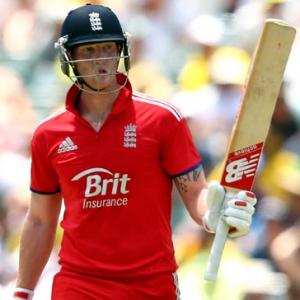 Stokes's all-round show ends England's losing streak in Australia