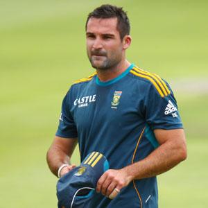 Dean Elgar replaces Graeme Smith in list of contracted players