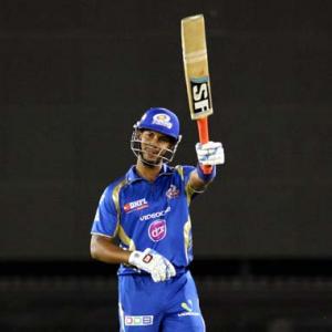 Simmons hits IPL-7's first ton to keep Mumbai's hopes alive