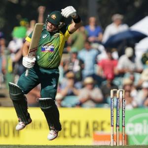 Finch drives Australia to victory over South Africa