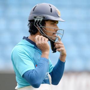 Chandimal, Thirimanne dropped from Sri Lankan ODI squad vs India