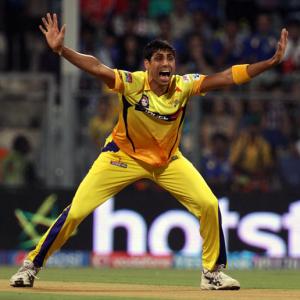 Nehra happy to bowl with the new ball and take wickets