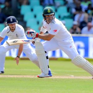 1st Test: Elgar digs in for South Africa after Broad shines