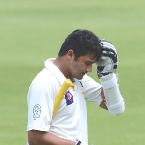 Azhar Ali resigns over Aamir inclusion, PCB convinces him to stay
