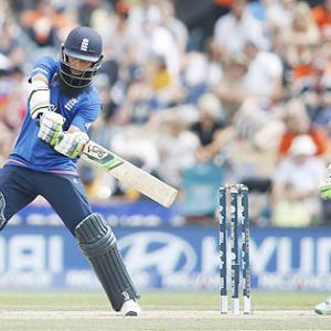 England must copy carefree Moeen's style, says Hussain