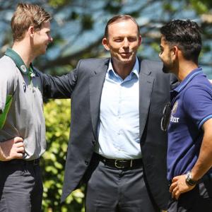 Australia PM Abbott defends Smith's tactics at MCG