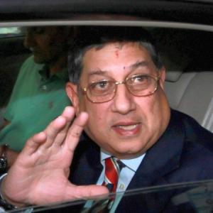 Sarfraz Nawaz urges ECB, CA to pressurise Srinivasan to quit ICC post