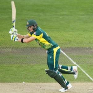 Smith hits century to lift Australia to thrilling victory against England