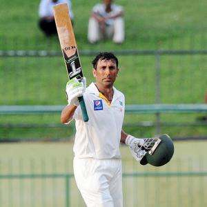 3rd Test: Younis ton helps Pakistan chase down 377 to claim series