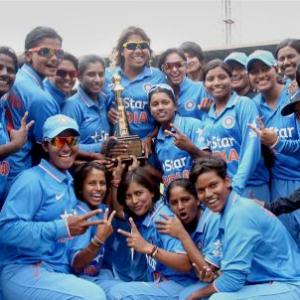 Indian eves crush NZ to win series; BCCI awards Rs 21 lakh