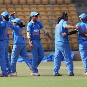 Jhulan fifty leads India to 17-run win over New Zealand eves