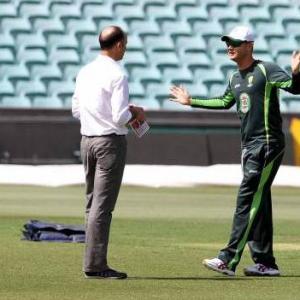 Clarke unhappy with Sydney strip for semi-final vs India