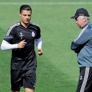 Ronaldo tweets his support to under-fire Real Madrid coach Ancelotti