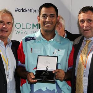 Dhoni, Sehwag star in 'Cricket for Heroes' charity match