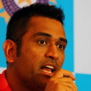 Dhoni's battle with mobile company enters final overs