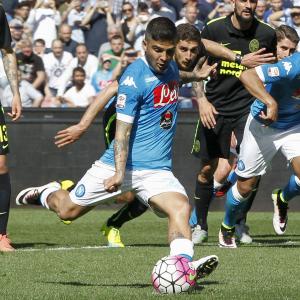 Napoli brush aside Verona without Higuain