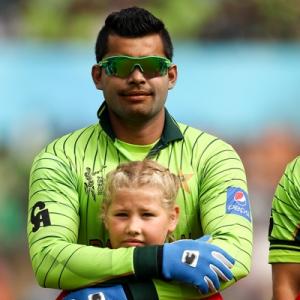 Akmal violates ICC dress code, banned from first T20 against NZ