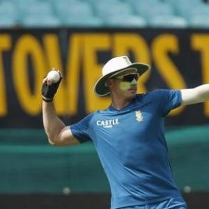 Steyn ruled out of third Test against England