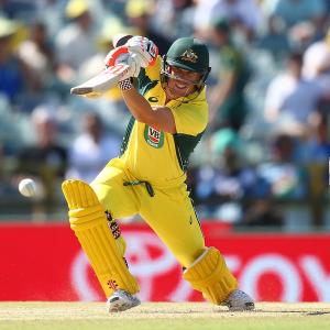Warner, Maxwell power Australia to series-levelling win against SA
