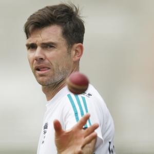 England's James Anderson doubtful for Pakistan Test