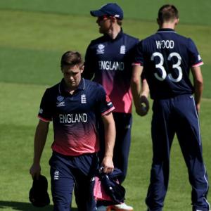 Woakes out of Champions Trophy with side strain