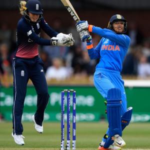 Women's WC: Mandhana, Raj guide India to victory over England