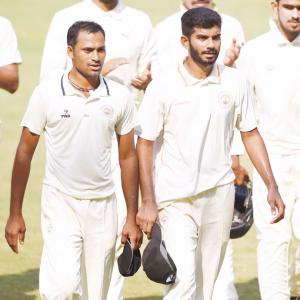 Ranji roundup: Mumbai struggle in 500th match