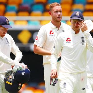 Strauss slams 'naive' England cricketers after head-butting row