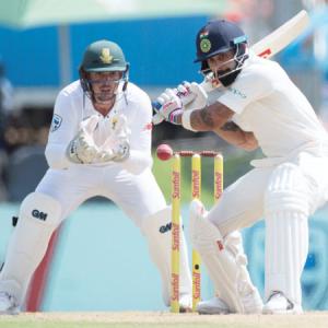 2nd Test: Captain Kohli keeps India afloat with a fighting 85