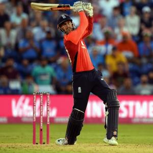 PHOTOS: Hales steers England to series-levelling win
