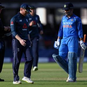 Dhoni booed by Indian spectators during Lord's ODI